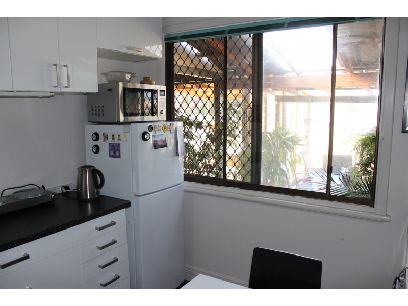 16 Whitfield Street, Beachlands WA 6530