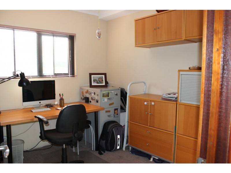 16 Whitfield Street, Beachlands WA 6530