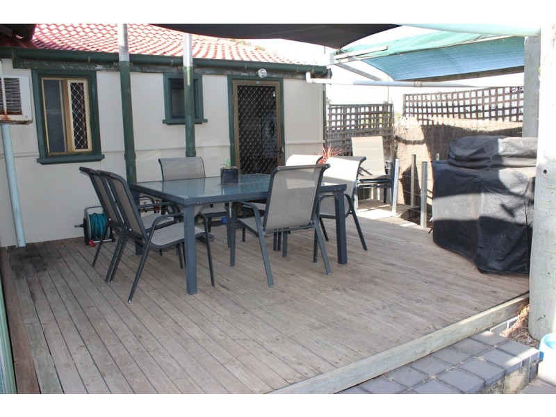 16 Whitfield Street, Beachlands WA 6530