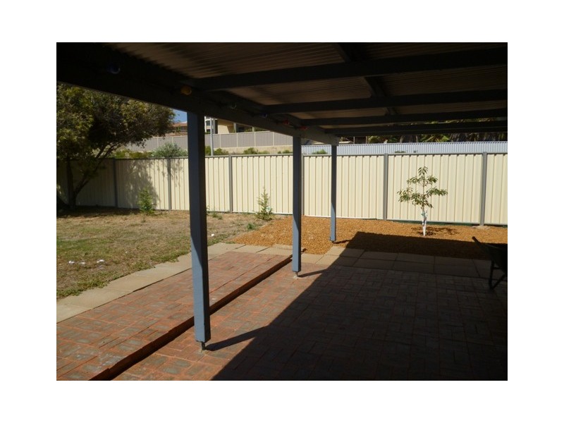 5 Lockyer Road, Tarcoola Beach WA 6530