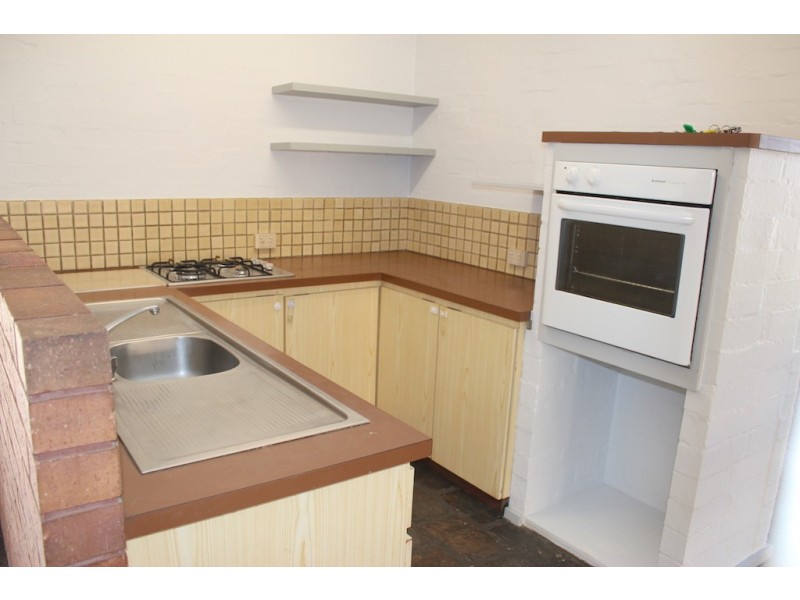 5 Lockyer Road, Tarcoola Beach WA 6530