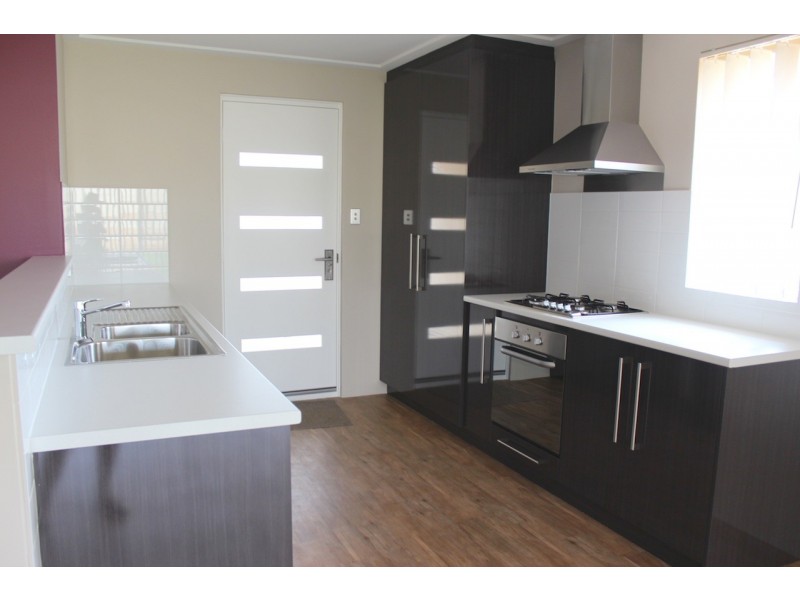 8 Donegal Street, Utakarra WA 6530