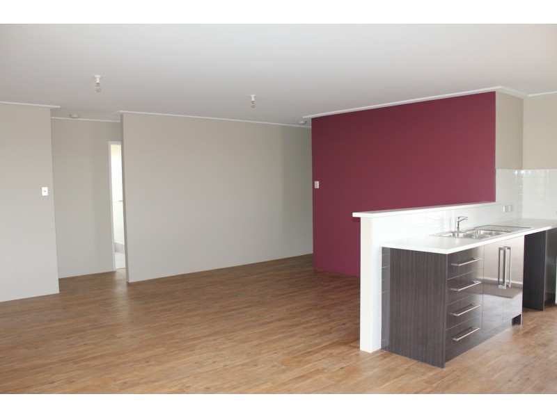 8 Donegal Street, Utakarra WA 6530