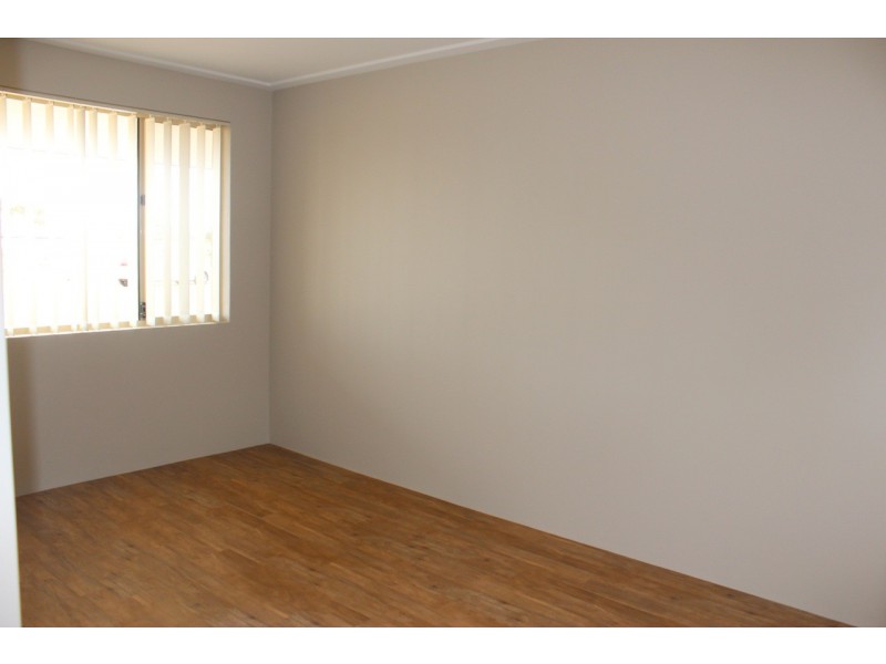 8 Donegal Street, Utakarra WA 6530