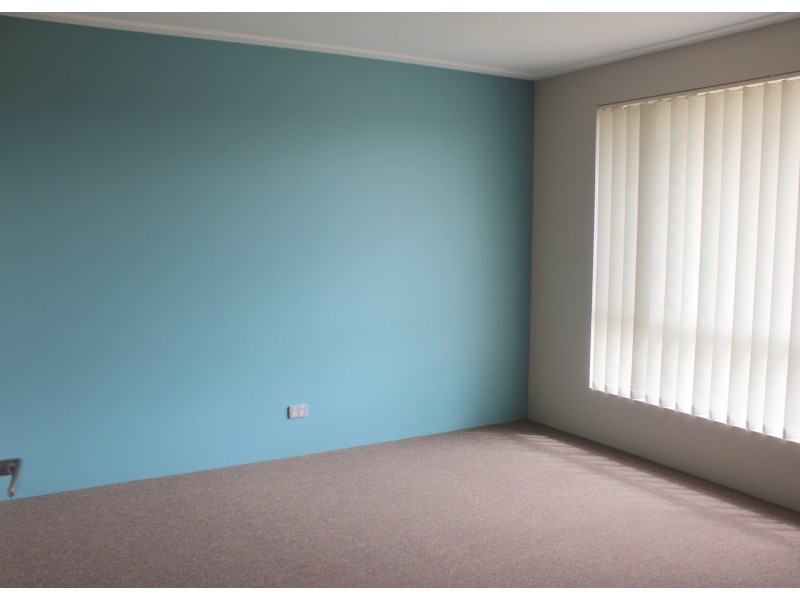 8 Donegal Street, Utakarra WA 6530