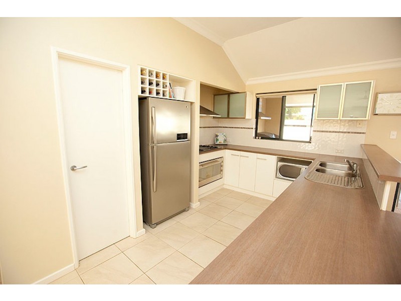 20 Dove Place, Wandina WA 6530