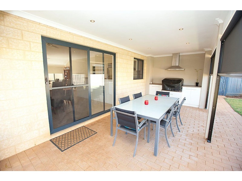 20 Dove Place, Wandina WA 6530