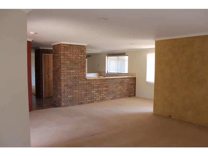 10 Pinner Place, Tarcoola Beach WA 6530