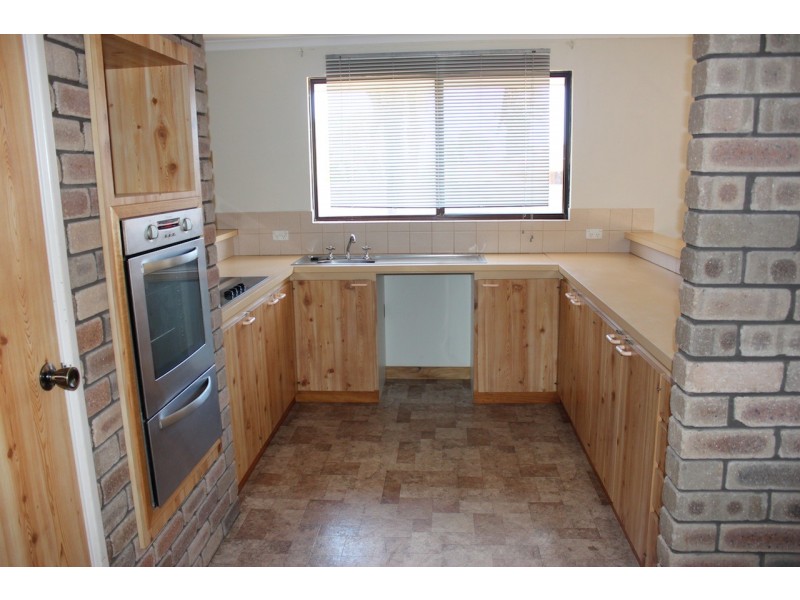 10 Pinner Place, Tarcoola Beach WA 6530