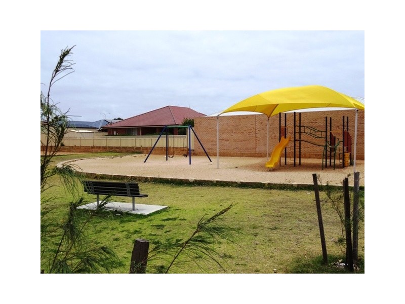 16 Iduna Road, Wandina WA 6530