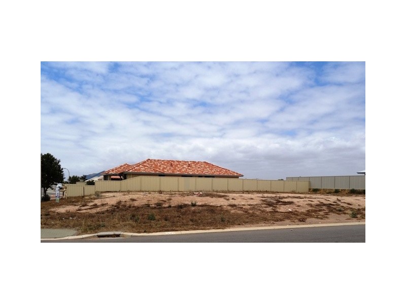 16 Iduna Road, Wandina WA 6530