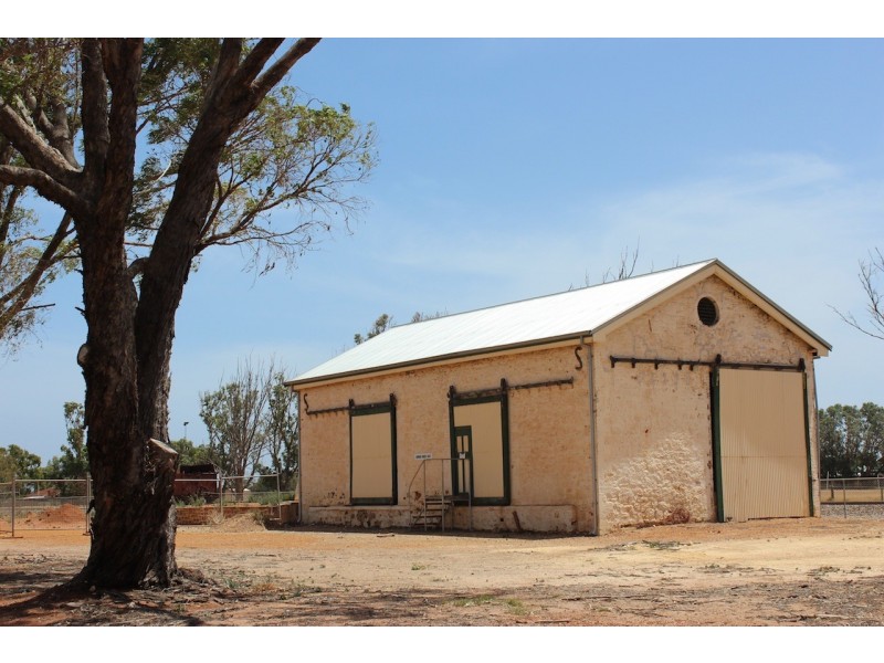 10 Padbury Road, Walkaway WA 6528