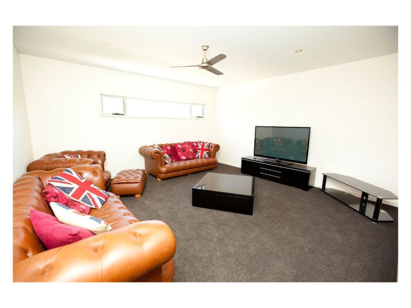 52 Columbus Boulevard, Wandina WA 6530