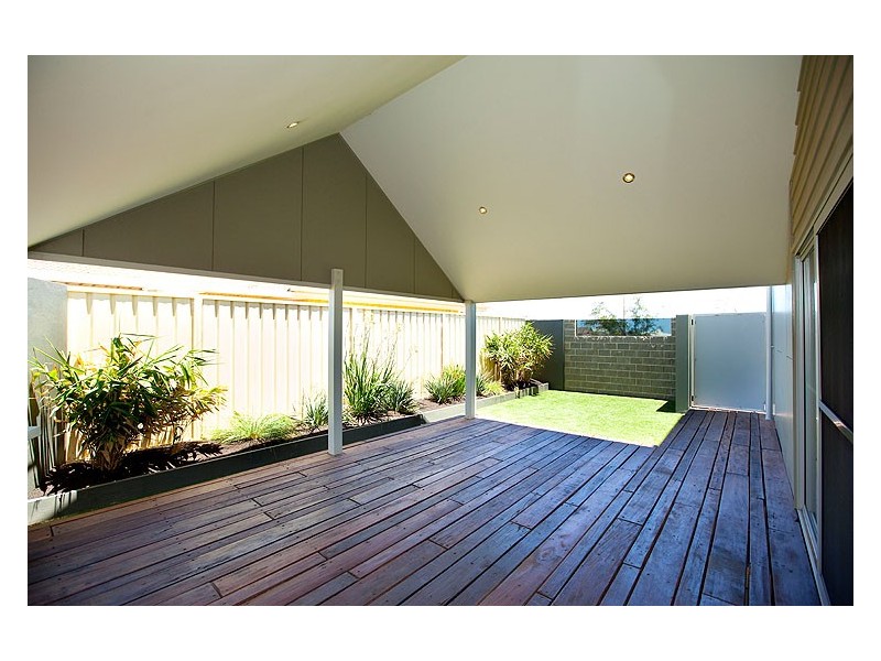 52 Columbus Boulevard, Wandina WA 6530