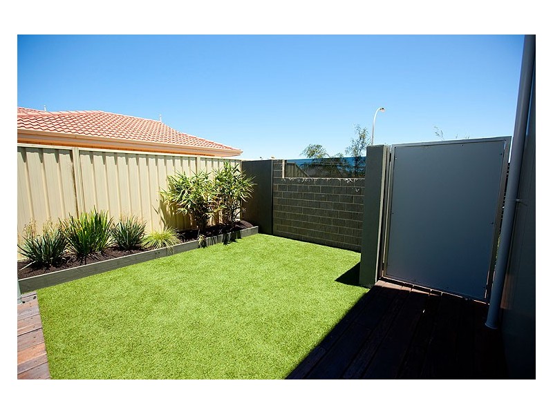 52 Columbus Boulevard, Wandina WA 6530