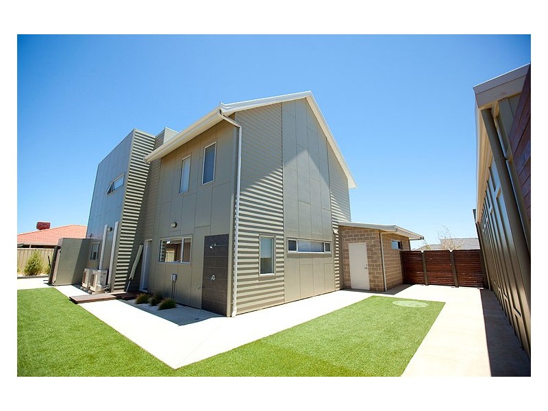 52 Columbus Boulevard, Wandina WA 6530