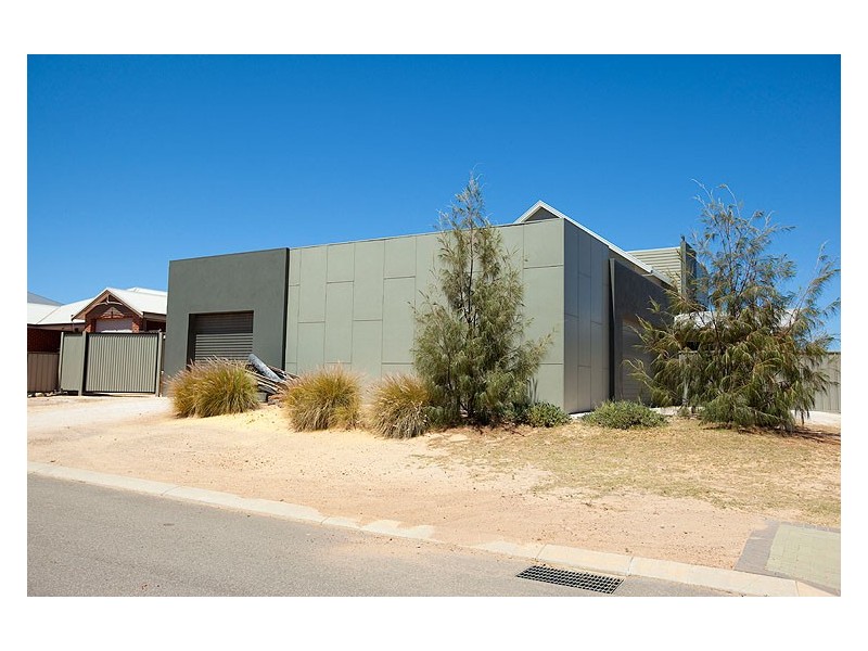 52 Columbus Boulevard, Wandina WA 6530