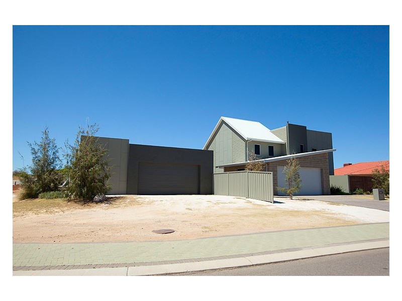 52 Columbus Boulevard, Wandina WA 6530