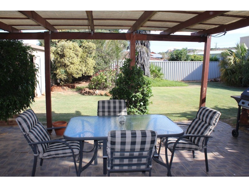 13 Falmouth Close, Tarcoola Beach WA 6530