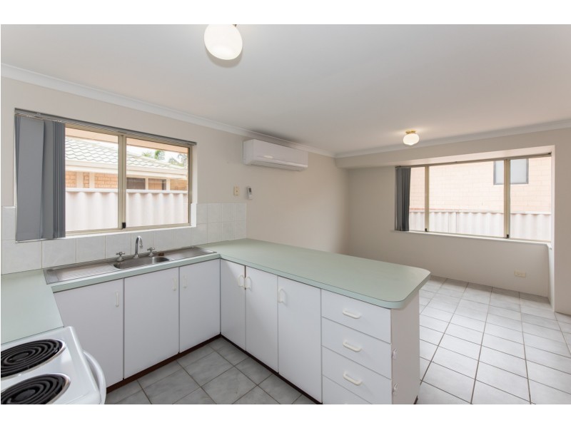 7/4 McDermott Avenue, Wandina WA 6530
