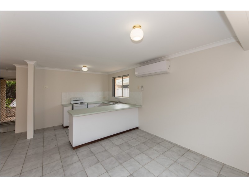 7/4 McDermott Avenue, Wandina WA 6530
