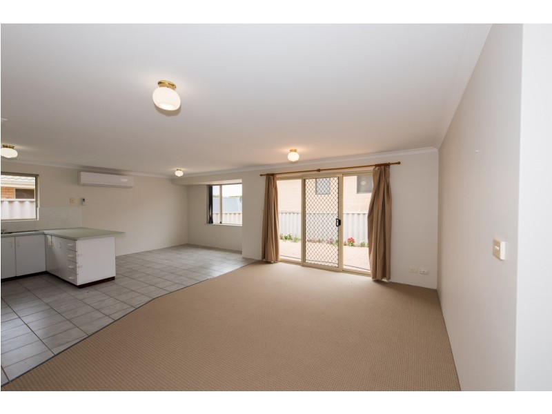 7/4 McDermott Avenue, Wandina WA 6530