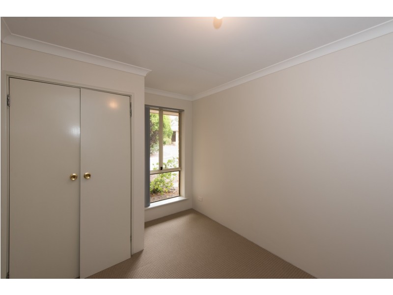 7/4 McDermott Avenue, Wandina WA 6530