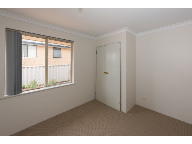 7/4 McDermott Avenue, Wandina WA 6530