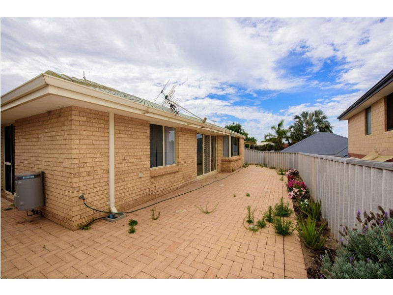 7/4 McDermott Avenue, Wandina WA 6530