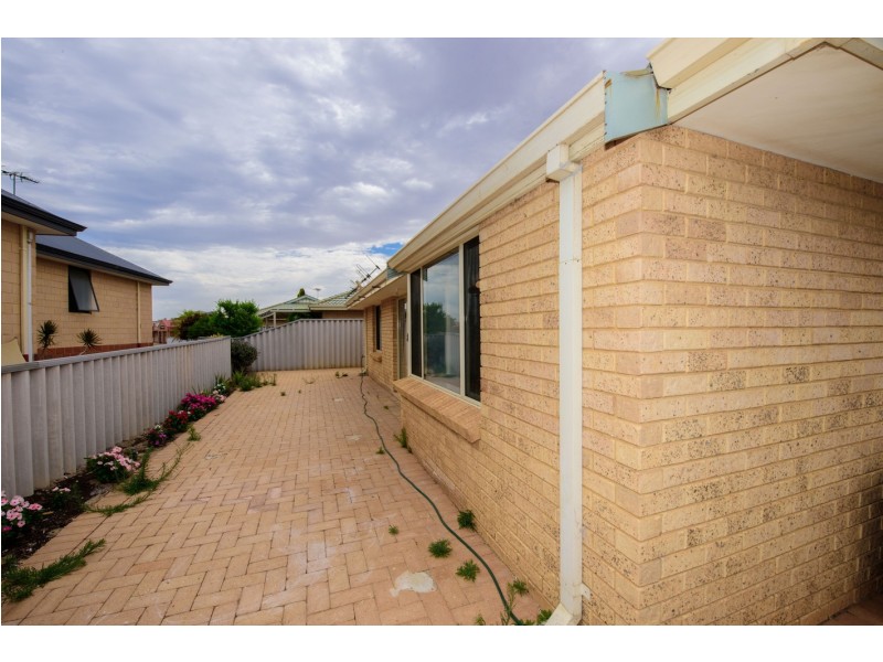7/4 McDermott Avenue, Wandina WA 6530
