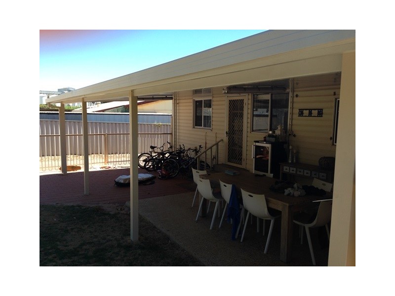 14 Crowther Street, Beachlands WA 6530