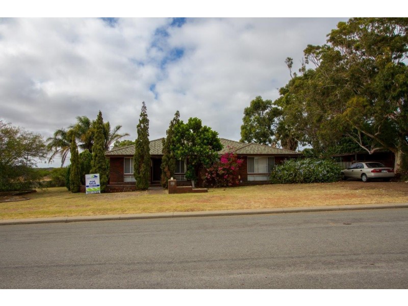 10 Kenny Crescent, Rangeway WA 6530