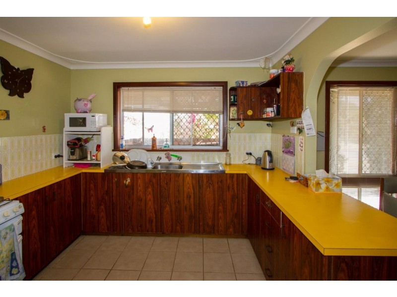 10 Kenny Crescent, Rangeway WA 6530