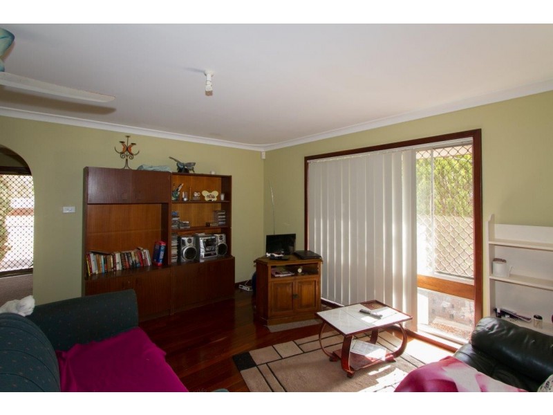 10 Kenny Crescent, Rangeway WA 6530