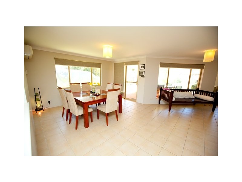 8 Moffatt Place, Tarcoola Beach WA 6530