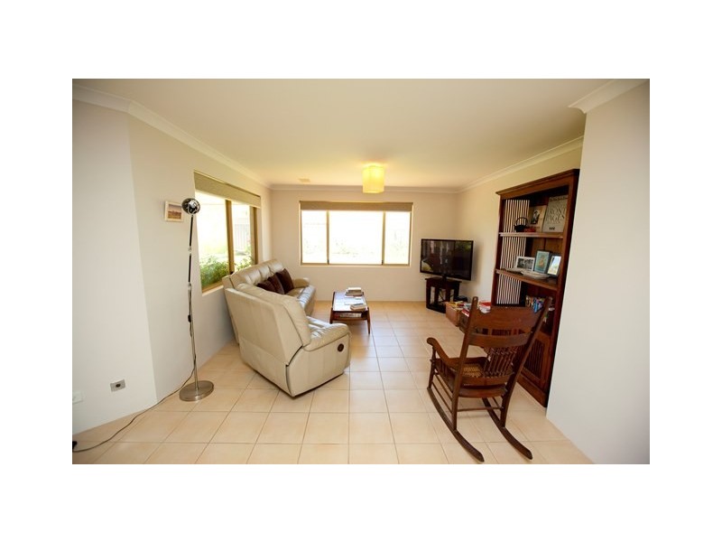 8 Moffatt Place, Tarcoola Beach WA 6530