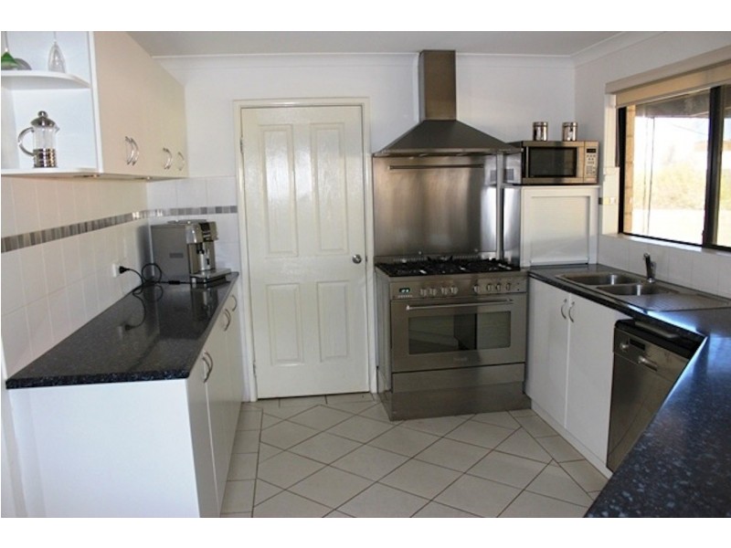 6 Clara Court, Wandina WA 6530