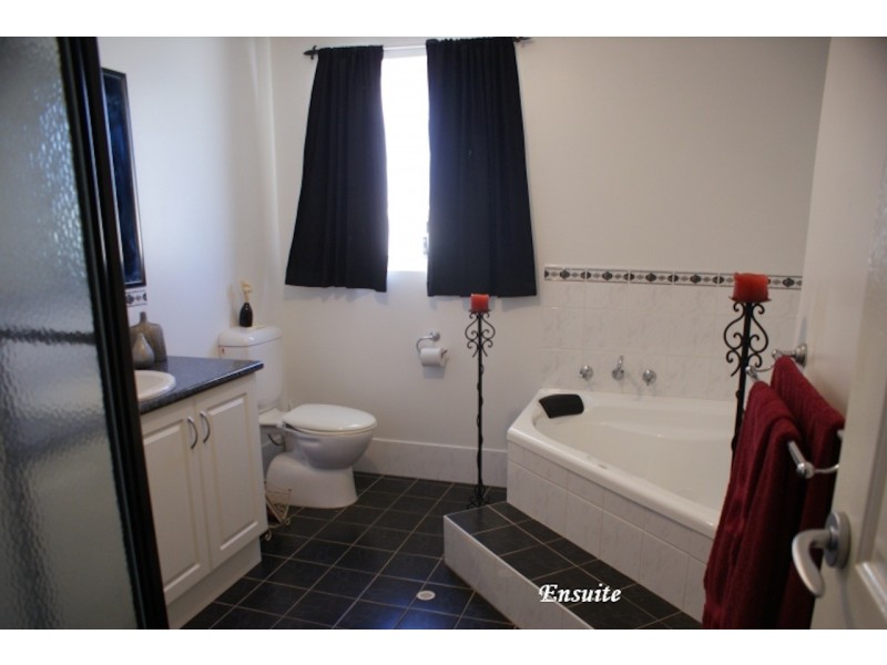 6 Angler Parade, Drummond Cove WA 6532