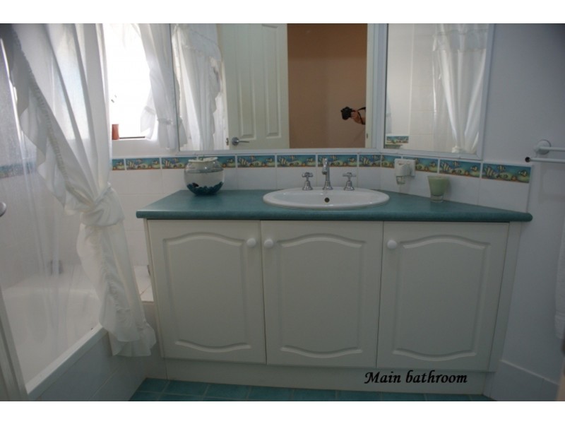 6 Angler Parade, Drummond Cove WA 6532