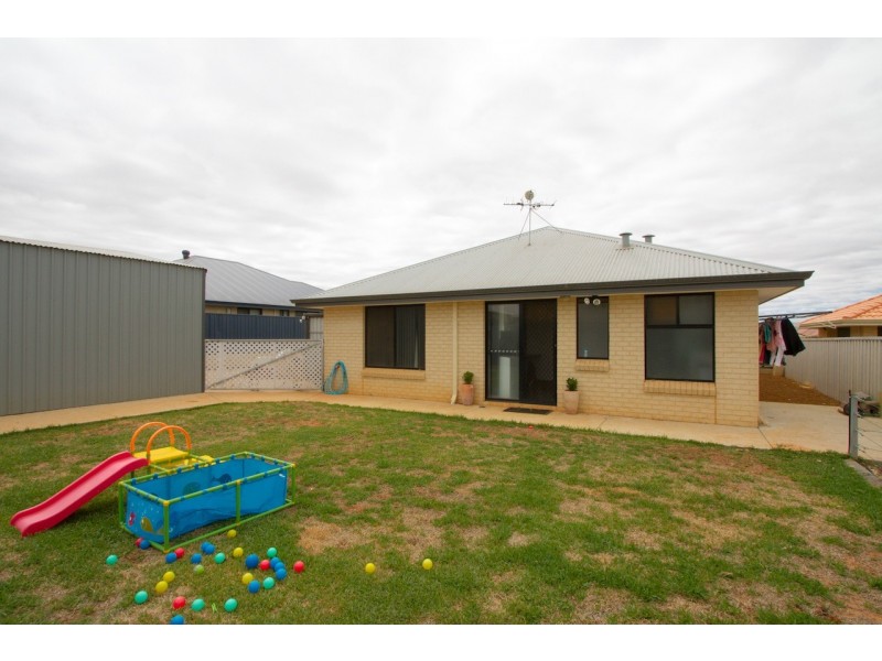 44 Ego Creek Loop, Waggrakine WA 6530