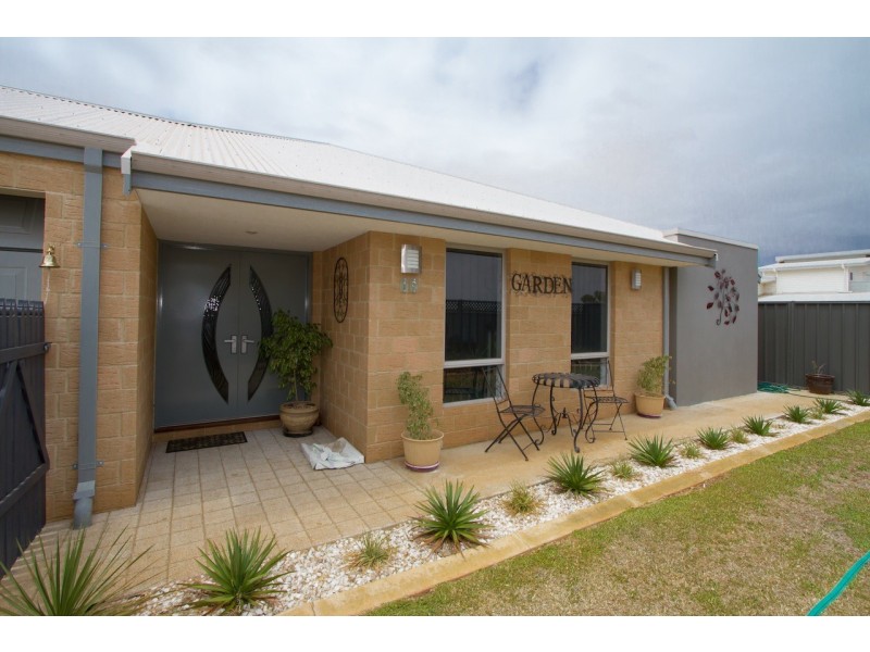 19 Andrew Lane, Waggrakine WA 6530