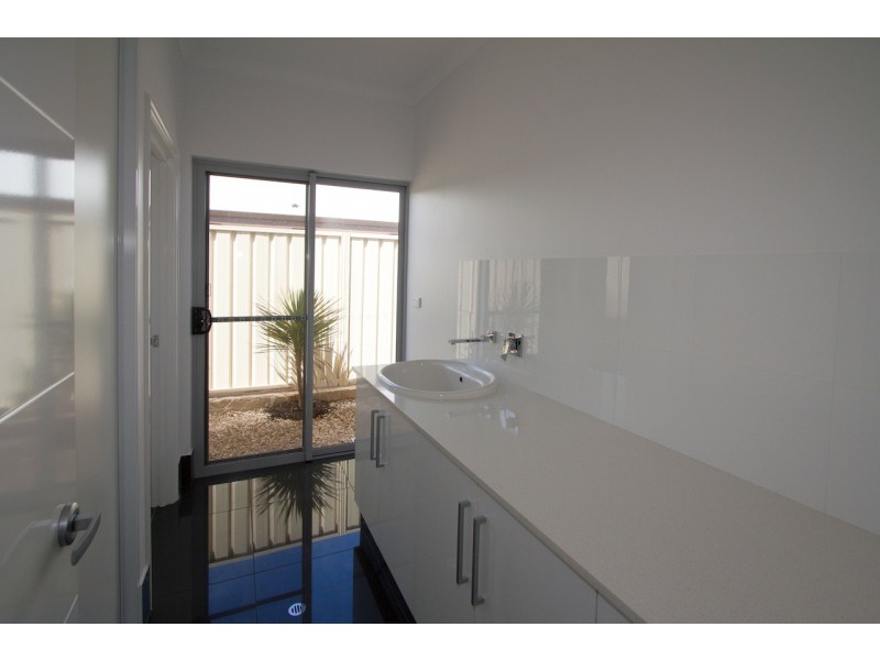 15 Mistral Crest, Drummond Cove WA 6532