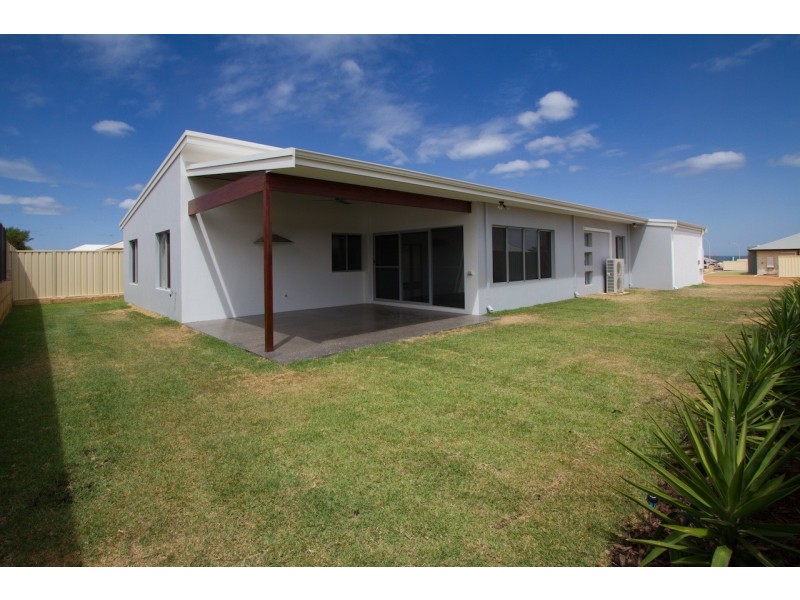 15 Mistral Crest, Drummond Cove WA 6532