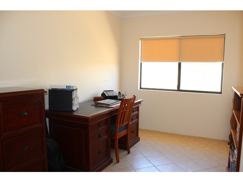 28 Reef Boulevard, Drummond Cove WA 6532