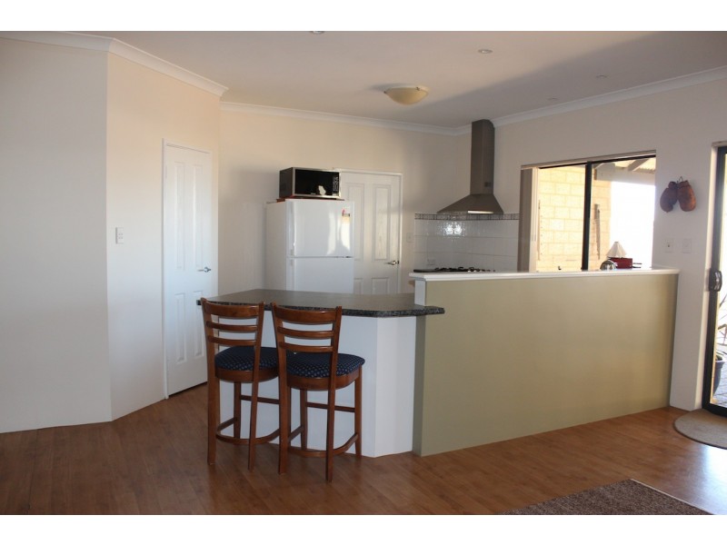 28 Reef Boulevard, Drummond Cove WA 6532