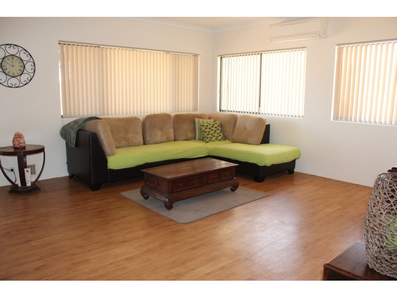 28 Reef Boulevard, Drummond Cove WA 6532