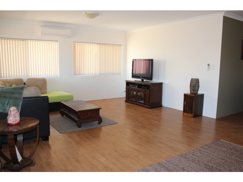 28 Reef Boulevard, Drummond Cove WA 6532