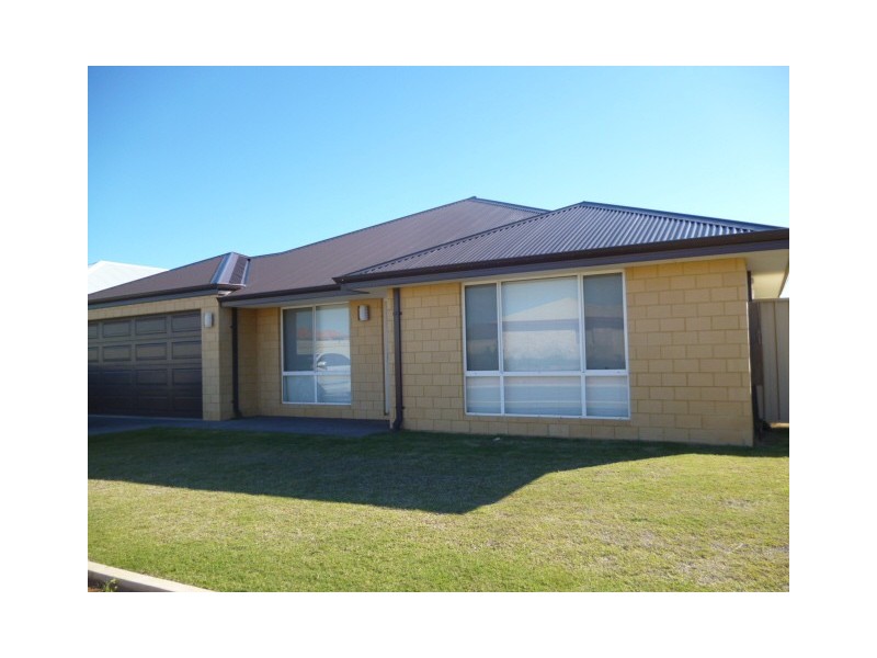 18 Waterwitch Outlook, Wandina WA 6530