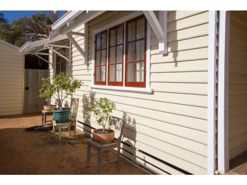 180 Shenton Street, Beachlands WA 6530