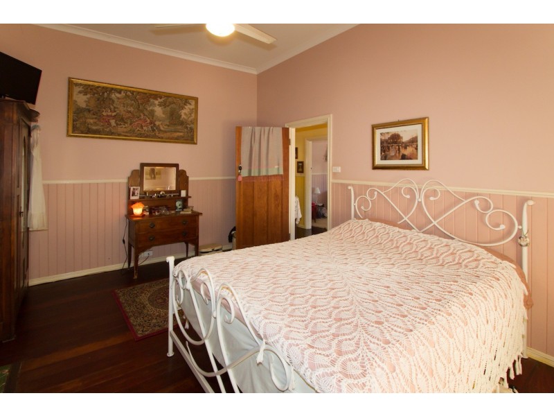 180 Shenton Street, Beachlands WA 6530